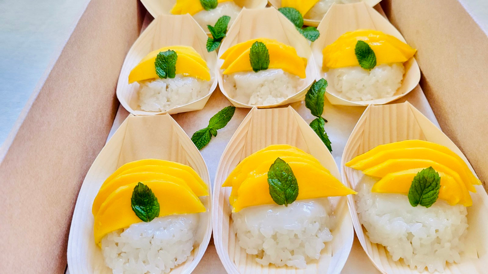 Sticky Rice with Fresh Mango – Royal Platter